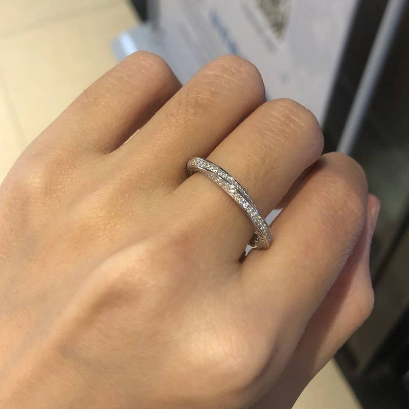 满钻扭臂排戒S925银镀白金女戒定制选款副石莫桑钻1.1ct